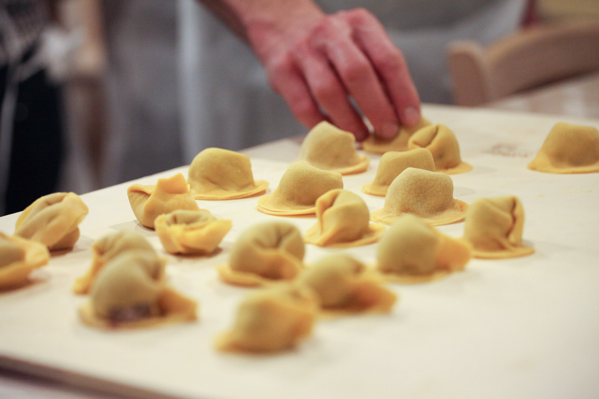 Dettaglio di tortellini appena fatti